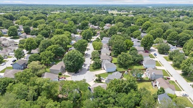 511 SE FRANKLIN Court, Blue Springs, MO 64014