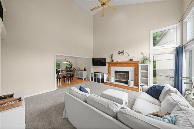 511 SE FRANKLIN Court, Blue Springs, MO 64014