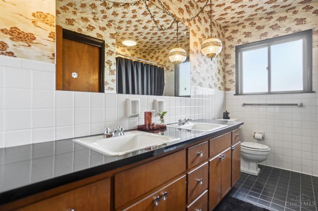 4821 Manchester Road, Middletown, OH 45042