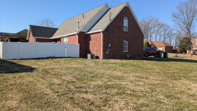 9001 Lomond Dr, Smyrna, TN 37167