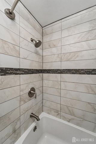 21 Lear Court, East Brunswick, NJ 08816