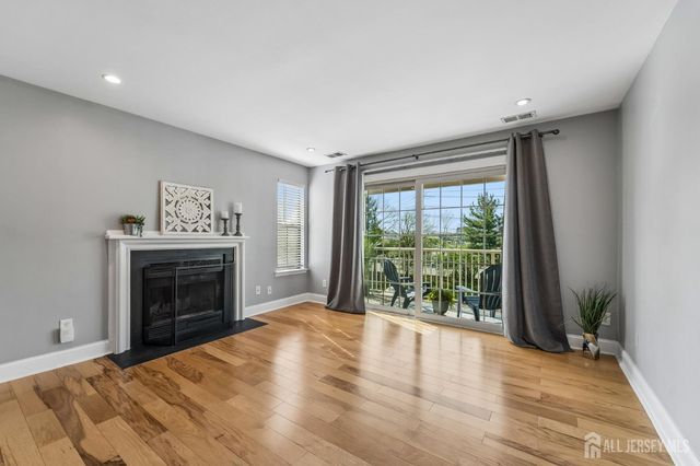 21 Lear Court, East Brunswick, NJ 08816