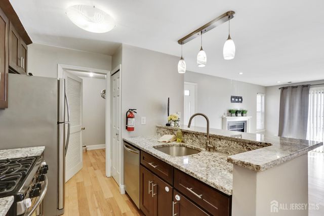 21 Lear Court, East Brunswick, NJ 08816