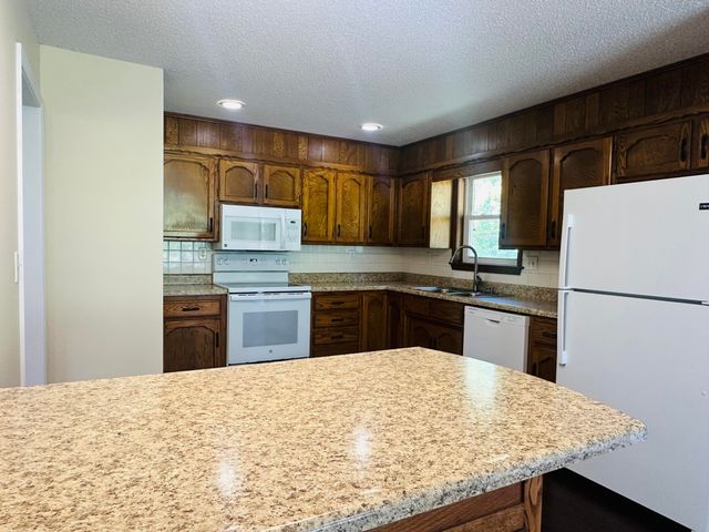 700 Owens Mill Road, Stockton, MO 65785