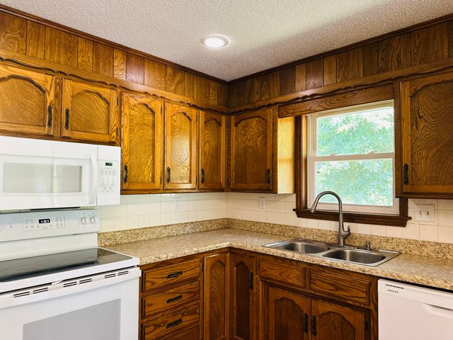 700 Owens Mill Road, Stockton, MO 65785