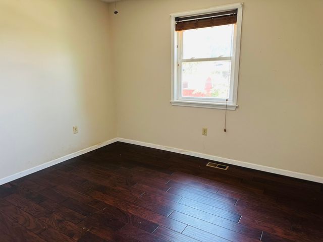 700 Owens Mill Road, Stockton, MO 65785