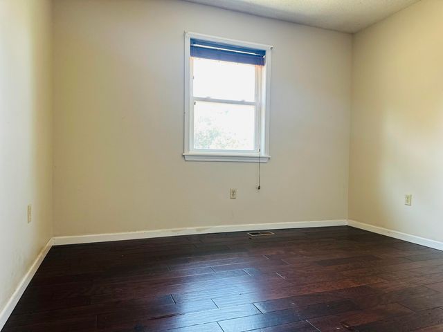 700 Owens Mill Road, Stockton, MO 65785