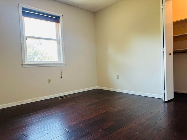 700 Owens Mill Road, Stockton, MO 65785