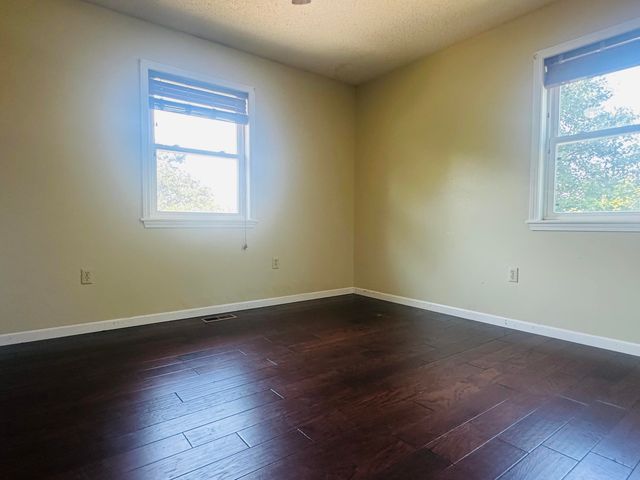 700 Owens Mill Road, Stockton, MO 65785