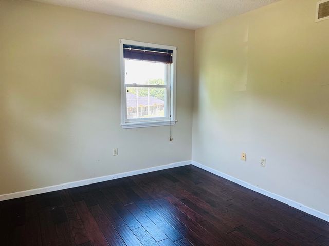 700 Owens Mill Road, Stockton, MO 65785