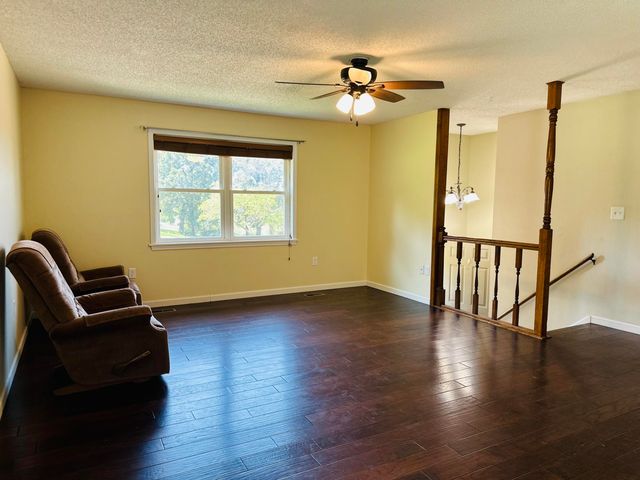 700 Owens Mill Road, Stockton, MO 65785