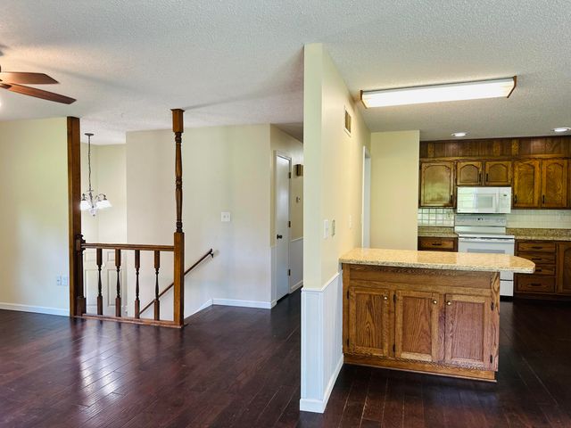 700 Owens Mill Road, Stockton, MO 65785