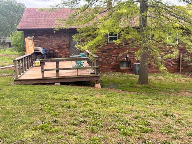 700 Owens Mill Road, Stockton, MO 65785