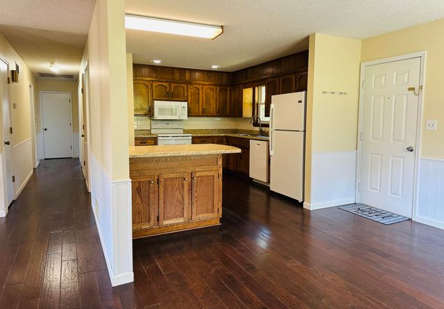 700 Owens Mill Road, Stockton, MO 65785