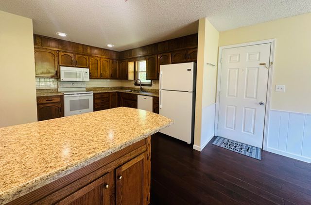 700 Owens Mill Road, Stockton, MO 65785