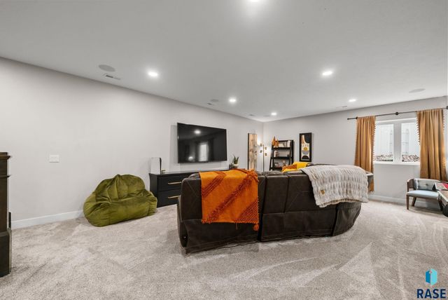 7812 S Tuscan Club Cir Circle, Sioux Falls, SD 57108