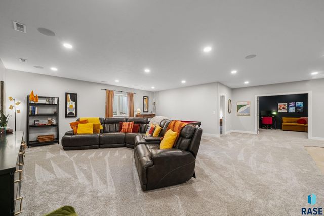 7812 S Tuscan Club Cir Circle, Sioux Falls, SD 57108