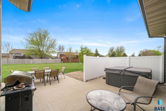7812 S Tuscan Club Cir Circle, Sioux Falls, SD 57108