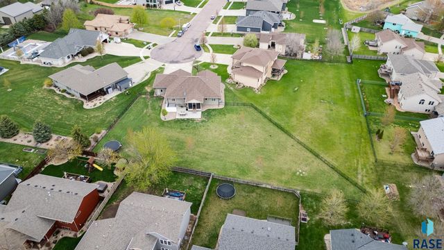 7812 S Tuscan Club Cir Circle, Sioux Falls, SD 57108