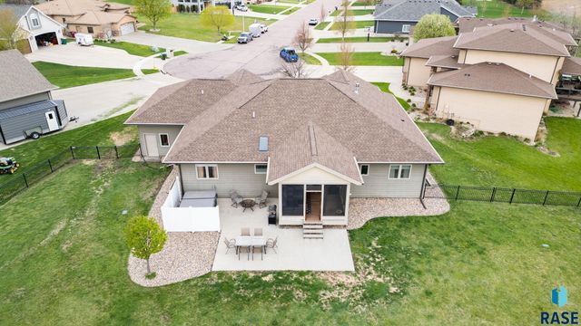 7812 S Tuscan Club Cir Circle, Sioux Falls, SD 57108