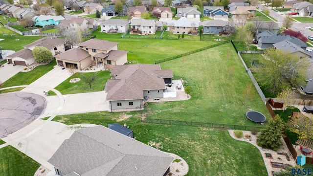 7812 S Tuscan Club Cir Circle, Sioux Falls, SD 57108