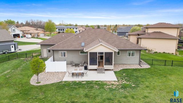 7812 S Tuscan Club Cir Circle, Sioux Falls, SD 57108