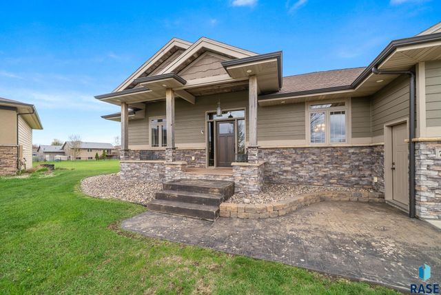 7812 S Tuscan Club Cir Circle, Sioux Falls, SD 57108