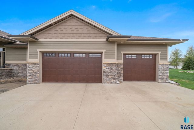 7812 S Tuscan Club Cir Circle, Sioux Falls, SD 57108