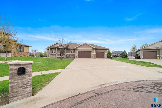 7812 S Tuscan Club Cir Circle, Sioux Falls, SD 57108