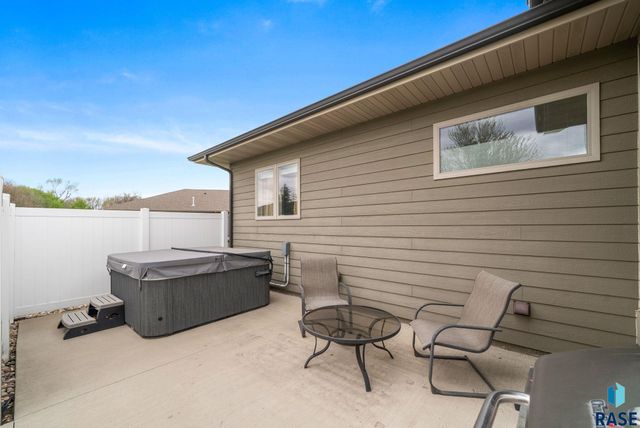 7812 S Tuscan Club Cir Circle, Sioux Falls, SD 57108