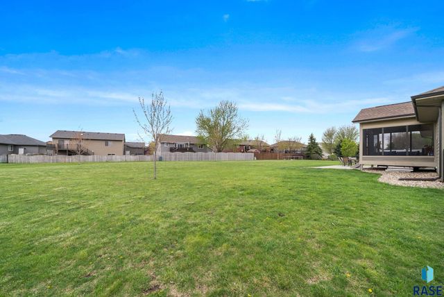 7812 S Tuscan Club Cir Circle, Sioux Falls, SD 57108