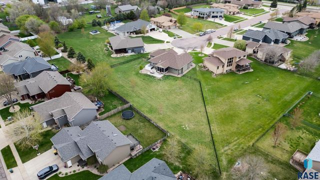 7812 S Tuscan Club Cir Circle, Sioux Falls, SD 57108