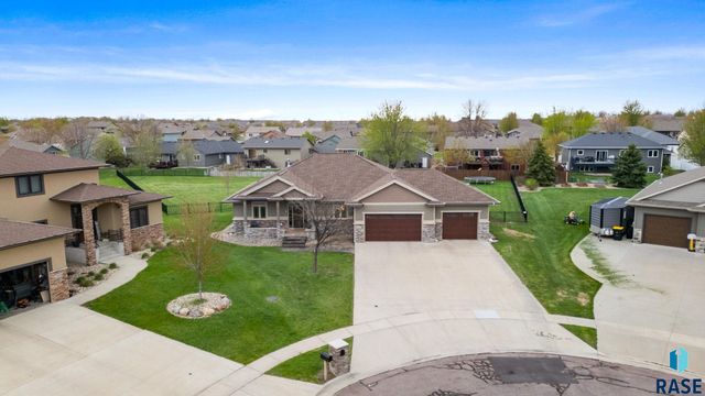 7812 S Tuscan Club Cir Circle, Sioux Falls, SD 57108
