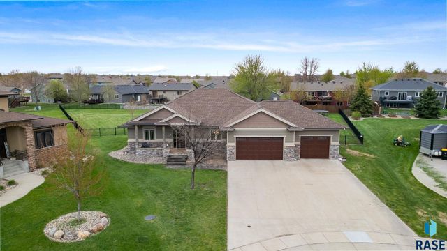 7812 S Tuscan Club Cir Circle, Sioux Falls, SD 57108