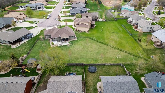 7812 S Tuscan Club Cir Circle, Sioux Falls, SD 57108