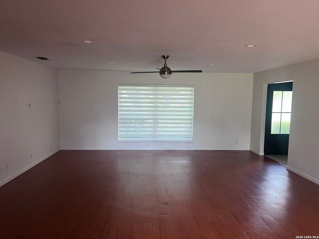 9219 GARDEN RIDGE DR, San Antonio, TX 78266