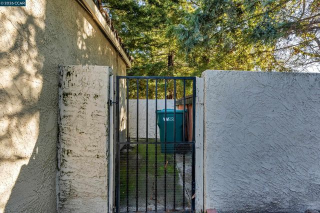 3735 Ignacio Cir, Stockton, CA 95209