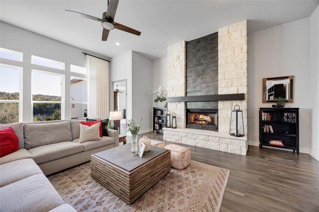 312 Ringtail Stream DR, Austin, TX 78738