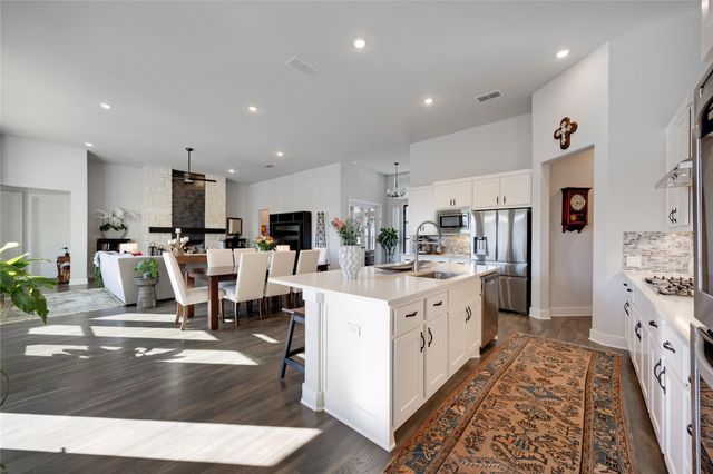 312 Ringtail Stream DR, Austin, TX 78738