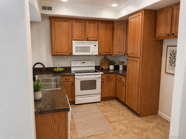1821 S Dunkirk St 103, Aurora, CO 80017