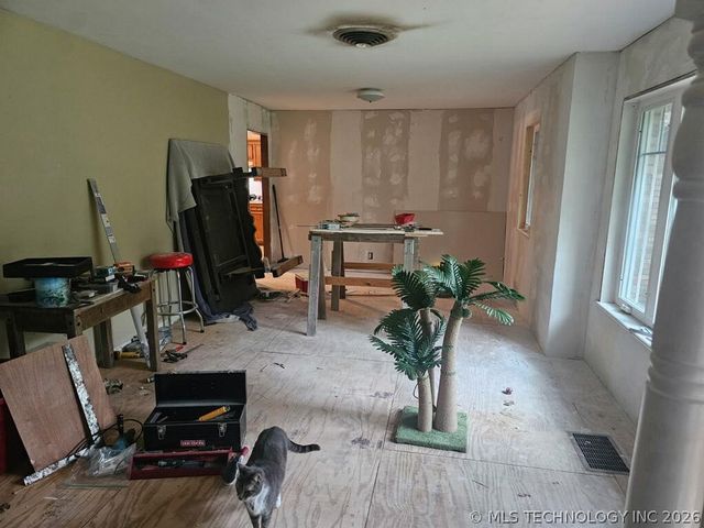 1232 S Rockford Road, Ardmore, OK 73401