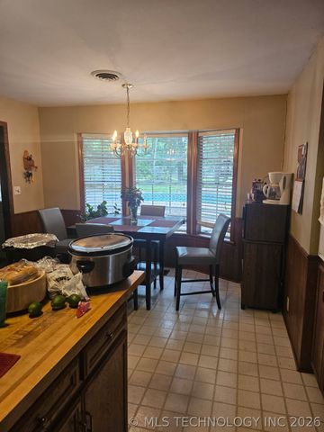 1232 S Rockford Road, Ardmore, OK 73401