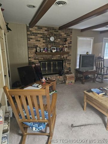 1232 S Rockford Road, Ardmore, OK 73401