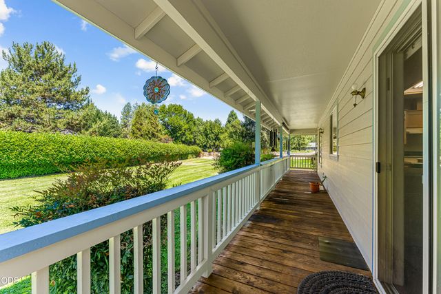 181 Jo Creek Place, Merlin, OR 97532