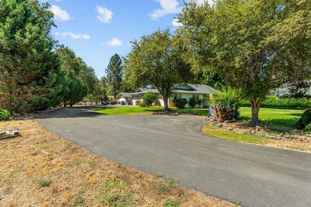 181 Jo Creek Place, Merlin, OR 97532