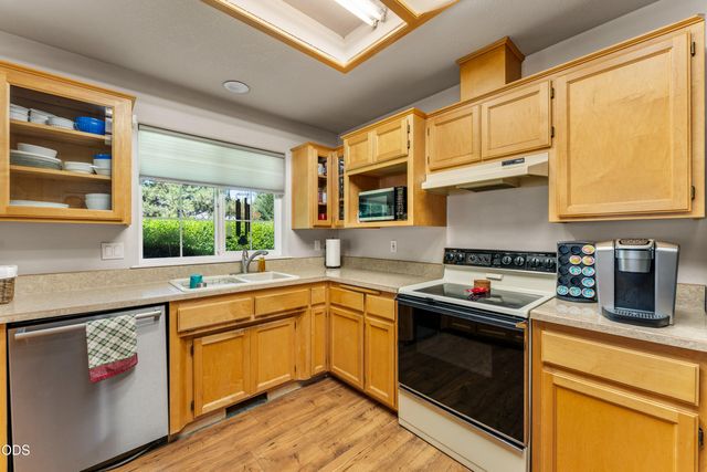 181 Jo Creek Place, Merlin, OR 97532