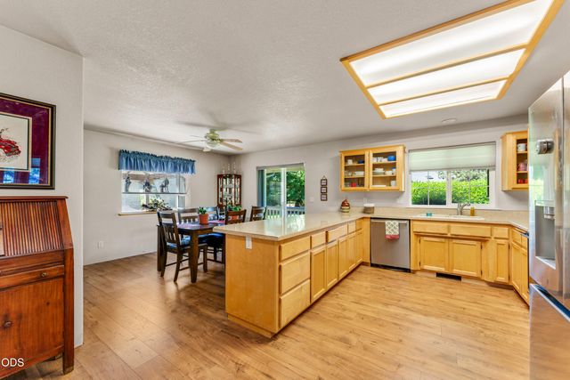 181 Jo Creek Place, Merlin, OR 97532