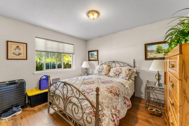 181 Jo Creek Place, Merlin, OR 97532