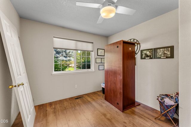 181 Jo Creek Place, Merlin, OR 97532