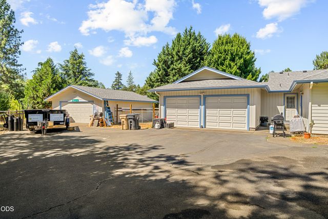 181 Jo Creek Place, Merlin, OR 97532